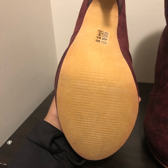 Maroon suede ankle booties BRAND NEW - Picture 2 of 4